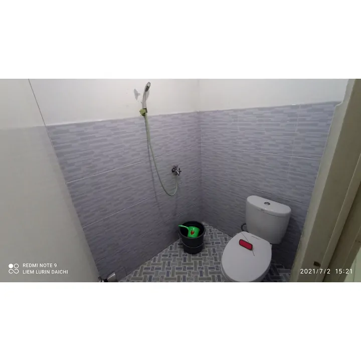 Foto Kamar D (Deluxe Room)  Kost Surabaya